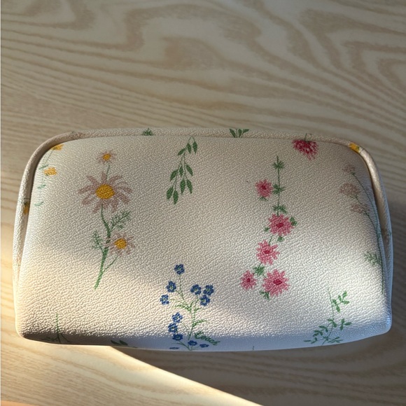 Coach - Picture 2 of 4